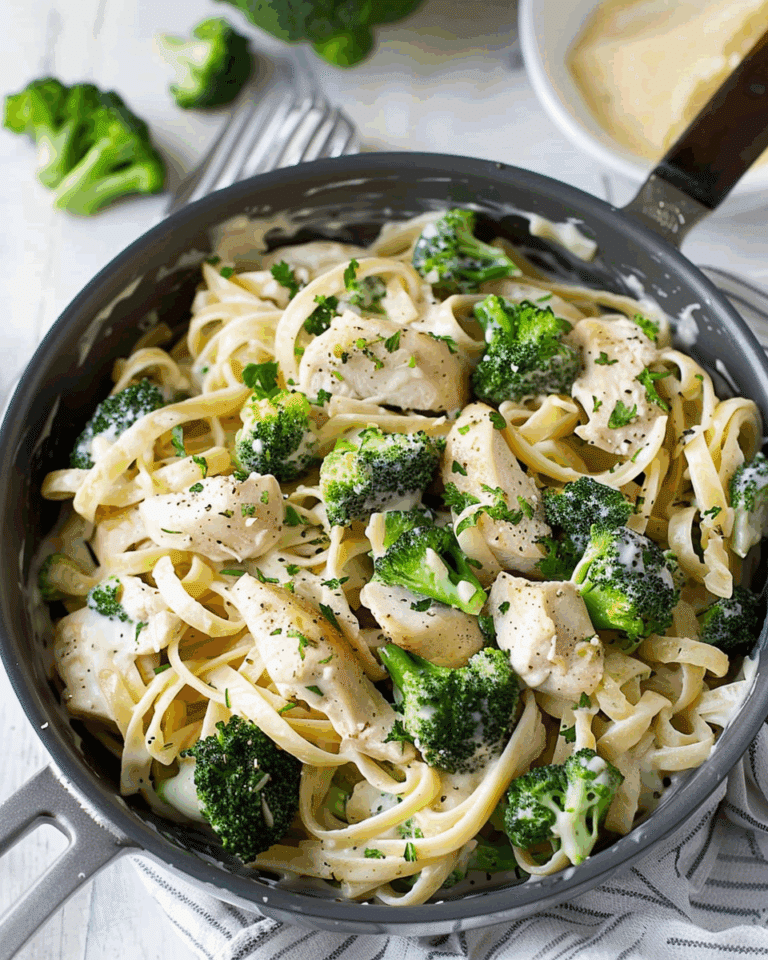 One‑Pan Chicken and Broccoli Fettuccine Alfredo