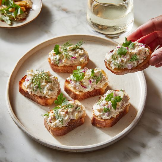 Spanish Ham and Manchego Crostini with Tomato Recipe
